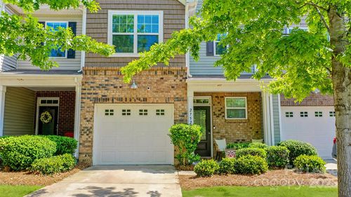 2752 Sawbridge Ln, Gastonia, NC, 28056-7581 | Card Image