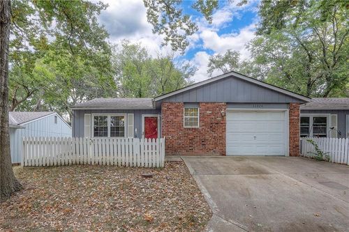 11324 W 77th Ter, Shawnee, KS, 66214-1469 | Card Image