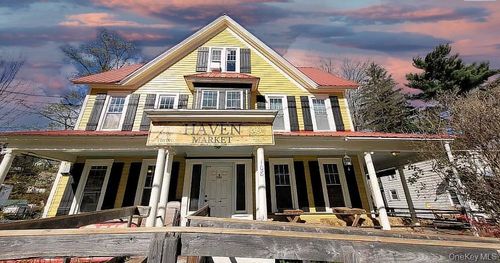 108 S Main St, Rock Glen, NY, 14550-9803 | Card Image