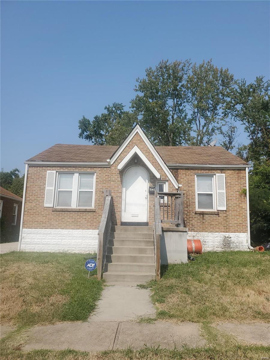 Wilborn Dr, Saint Louis, MO 63136