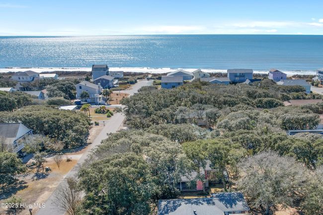 209 Sellers St, House other with 3 bedrooms, 2 bathrooms and null parking in Oak Island NC | Image 36