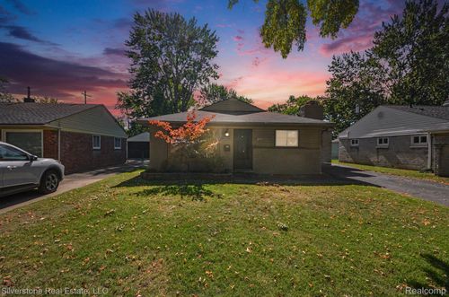 255 W Farnum Ave, Madison Heights, MI, 48071-4513 | Card Image