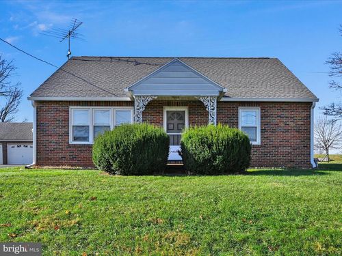 16 Pine St, JACOBUS, PA, 17407-1215 | Card Image