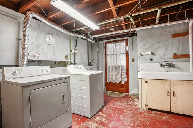 50 Poplar St, House other with 3 bedrooms, 2 bathrooms and null parking in Trumbull CT | Image 23