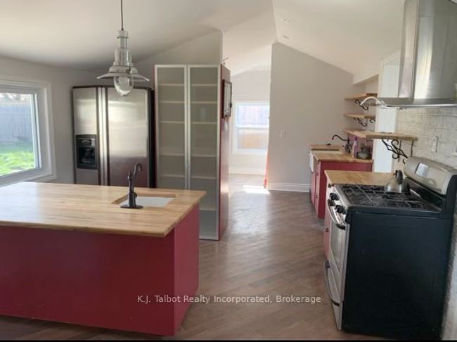 92 Newgate St, House other with 2 bedrooms, 2 bathrooms and 3 parking in Goderich ON | Image 9