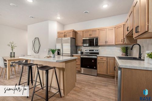 8015 E Tencate Pl, Sioux Falls, SD, 57110-6521 | Card Image