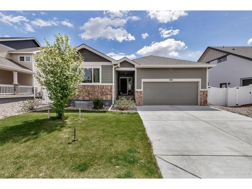 945 Maplebrook Dr, Windsor, CO, 80550-3924 | Card Image