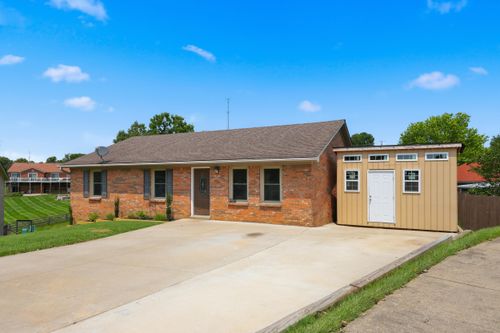 2218 Woodford Dr, Richmond, KY, 40475-3245 | Card Image