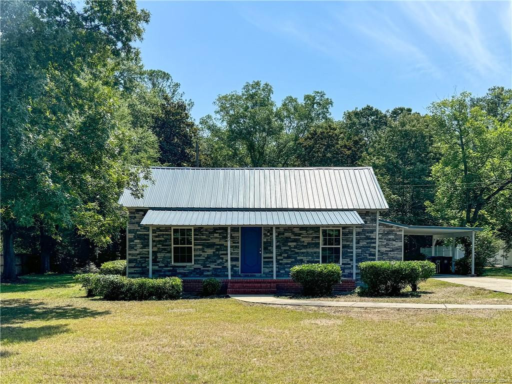Main St, Raeford, NC 28376