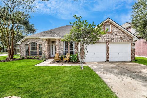 317 Vantage Pointe Cir, League City, TX, 77573-4375 | Card Image
