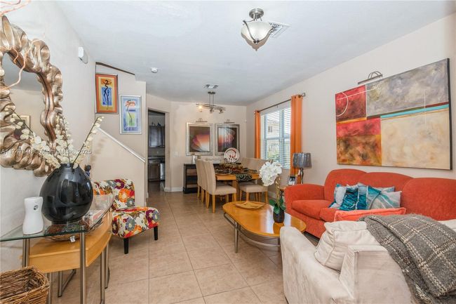 3076 Se 4 Th Ct, House other with 5 bedrooms, 3 bathrooms and null parking in Homestead FL | Image 7