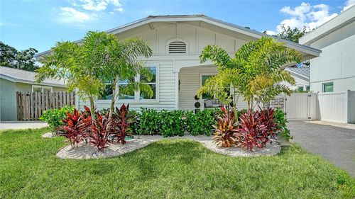 2546 Loma Linda St, SARASOTA, FL, 34239-2521 | Card Image