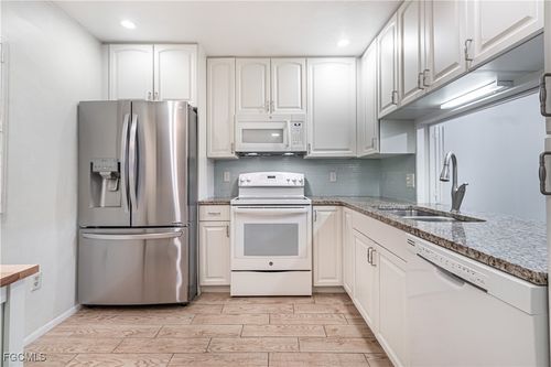 apt-216-1747 Pebble Beach Dr, FORT MYERS, FL, 33907-5736 | Card Image