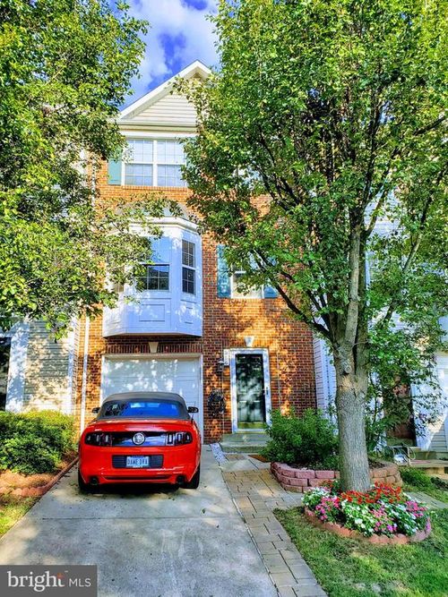 586 Lilac Ter Ne, LEESBURG, VA, 20176-4011 | Card Image