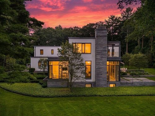 70 Possum Rd, Weston, MA, 02493-2318 | Card Image