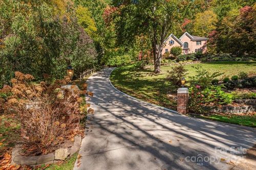 295 Laurel Ridge Dr, Waynesville, NC, 28786-9158 | Card Image