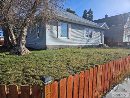 645 W 1st N, Saint Anthony, ID, 83445-1305 | Card Image