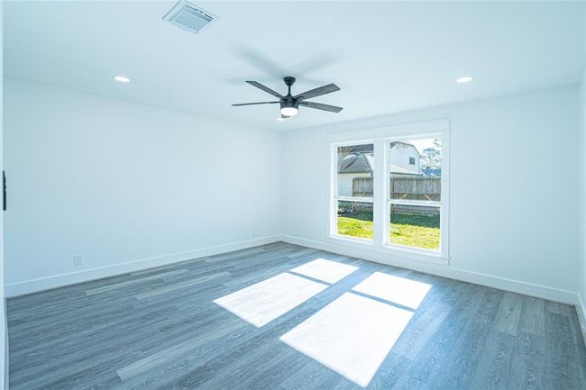 8006 17 Th Green Dr, House other with 3 bedrooms, 2 bathrooms and 2 parking in Humble TX | Image 22