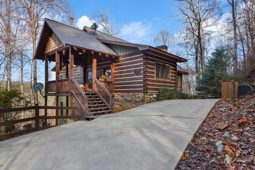 401 Dancing Leaves Trl, Blue Ridge, GA, 30513-3570 | Card Image