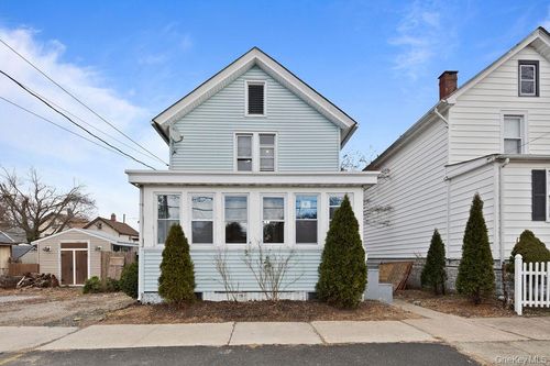 38 Cosgrove Ave, West Haverstraw, NY, 10993-1104 | Card Image