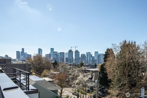 729 Belmont Ave E, Seattle, WA, 98102-5906 | Card Image