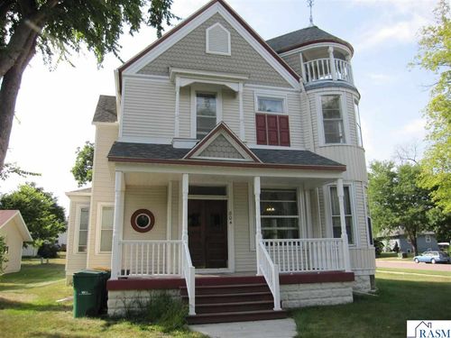 804 S 4th St, Saint Peter, MN, 56082-1497 | Card Image