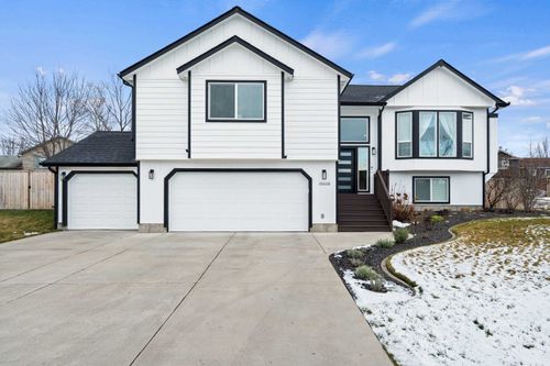 18608 E Lindsay Ln, Greenacres, WA, 99016-8662 | Card Image