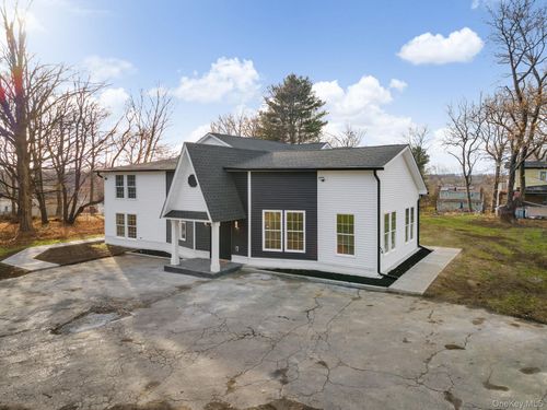 39 Overland Dr, Wallkill, NY, 12589-2517 | Card Image