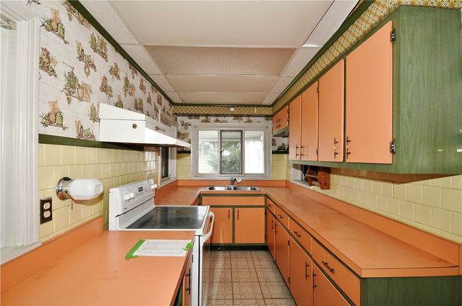 305 Hemlock Rd, House other with 3 bedrooms, 2 bathrooms and 2 parking in Trafford PA | Image 10
