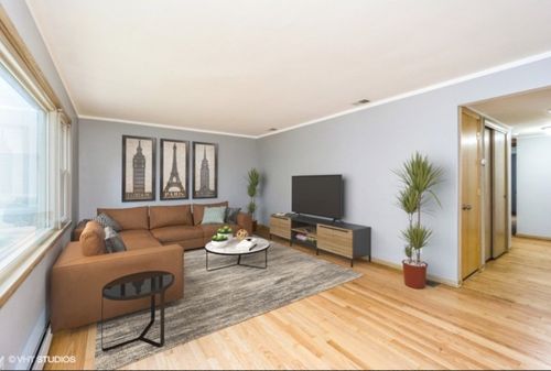 1s-7537 W Higgins Rd, Chicago, IL, 60631-3042 | Card Image