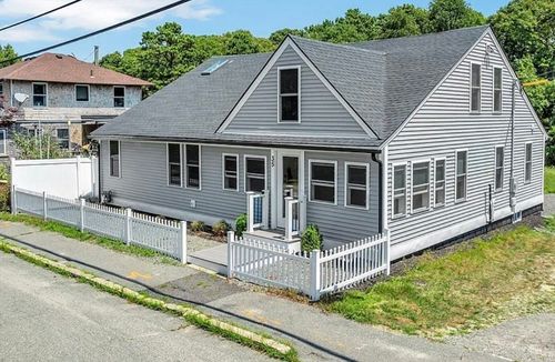 35 Locust St, Onset, MA, 02558-1914 | Card Image