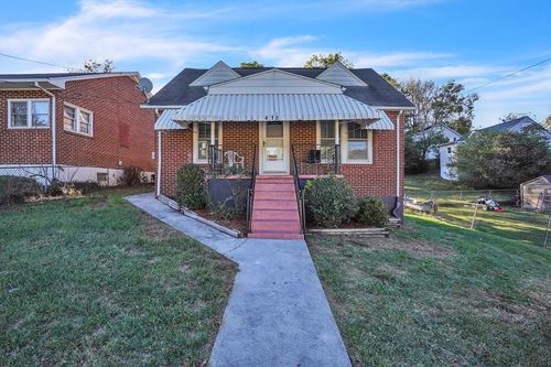 410 Draper Ave, Pulaski, VA, 24301-6608 | Card Image