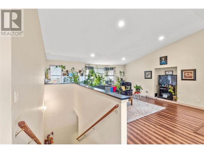 620 Hemlock St, House other with 8 bedrooms, 5 bathrooms and 2 parking in Kamloops BC | Image 11