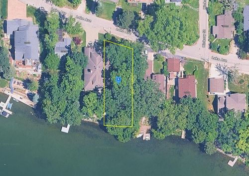 21803 W Lake Ave, Round Lake, IL, 60073-9605 | Card Image