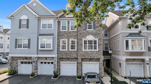 6 Devonshire Dr, Clifton, NJ, 07013-2660 | Card Image