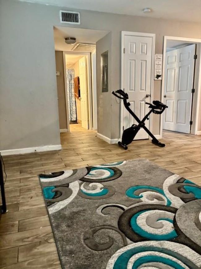 APT-1016 - 6200 W Tidwell Rd, Townhouse with 2 bedrooms, 1 bathrooms and null parking in Houston TX | Image 9