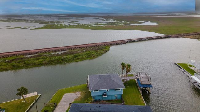 354 Ling Street, House other with 3 bedrooms, 3 bathrooms and 1 parking in Bayou Vista TX | Image 5