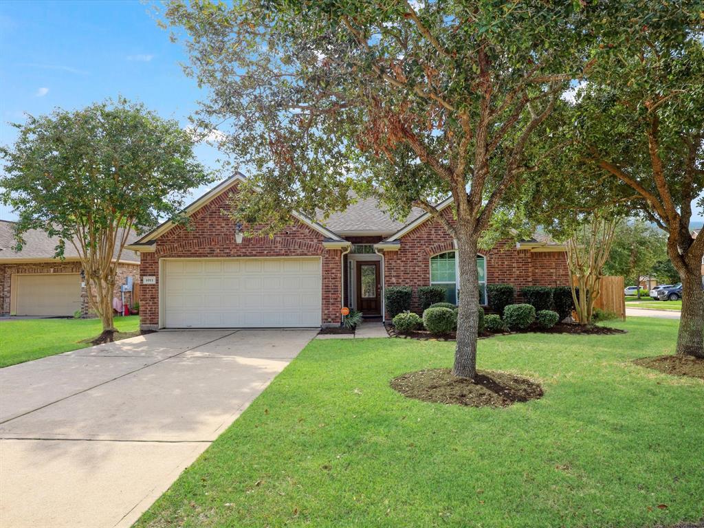 Catania Ln, League City, TX 77573