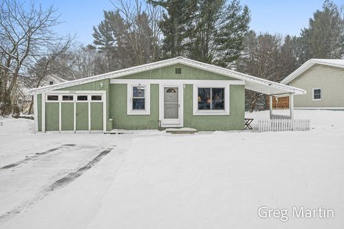 17652 Robbins Road, Grand Haven, MI, 49417 | Card Image