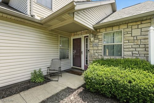 232 Damon Dr, Munroe Falls, OH, 44262-1081 | Card Image