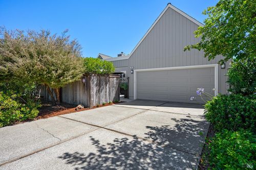533 Carnation Ct, Sonoma, CA, 95476-8316 | Card Image