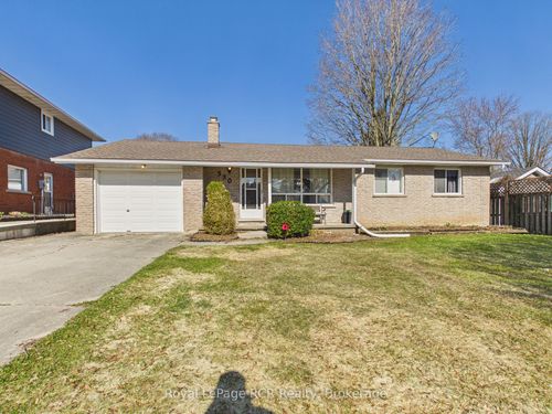 330 Glenn Road, North Huron, ON, N0G2W0 | Card Image