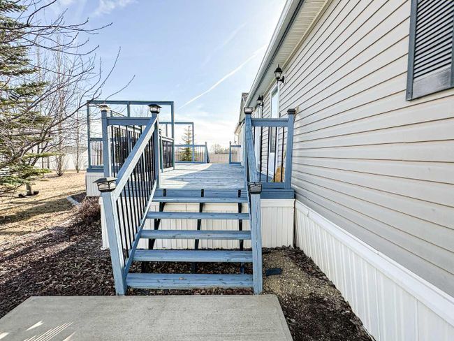 29 - 5210 65 Avenue, Home with 3 bedrooms, 2 bathrooms and 4 parking in Olds AB | Image 4