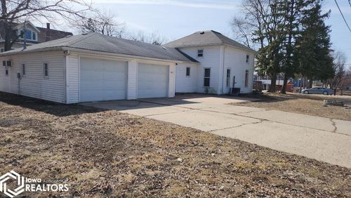 123 W Water St, Shell Rock, IA, 50670-7829 | Card Image