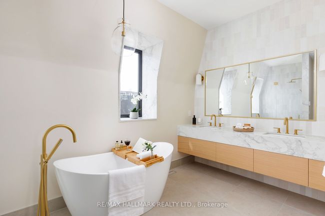 108 Crawford St, House attached with 6 bedrooms, 5 bathrooms and 3 parking in Toronto ON | Image 24
