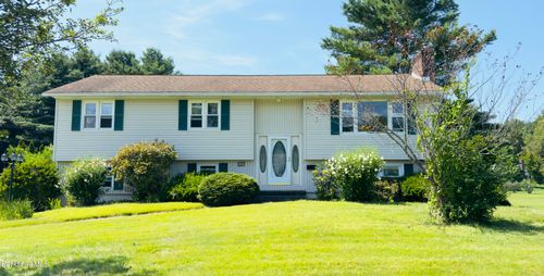 127 Oak Hill Rd, Pittsfield, MA, 01201-1715 | Card Image