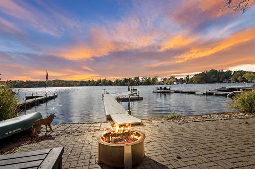 353 Indian Point Rd, Twin Lakes, WI, 53181-9777 | Card Image