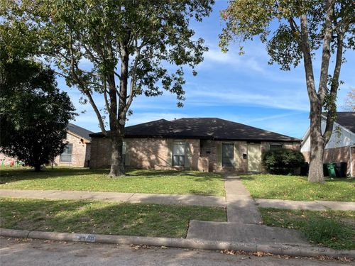 9436 Tooley Drive, Houston, TX, 77031 | Card Image