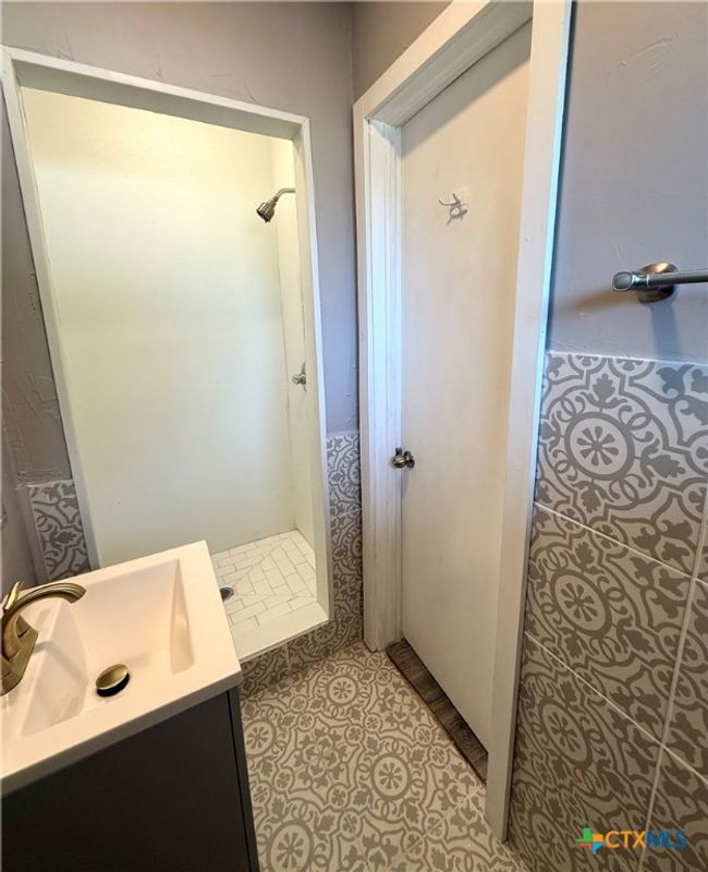 302 Smith St, House other with 3 bedrooms, 2 bathrooms and null parking in Gonzales TX | Image 17