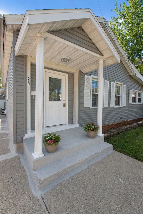 623 N Ottawa Ave, DIXON, IL, 61021-1629 | Card Image